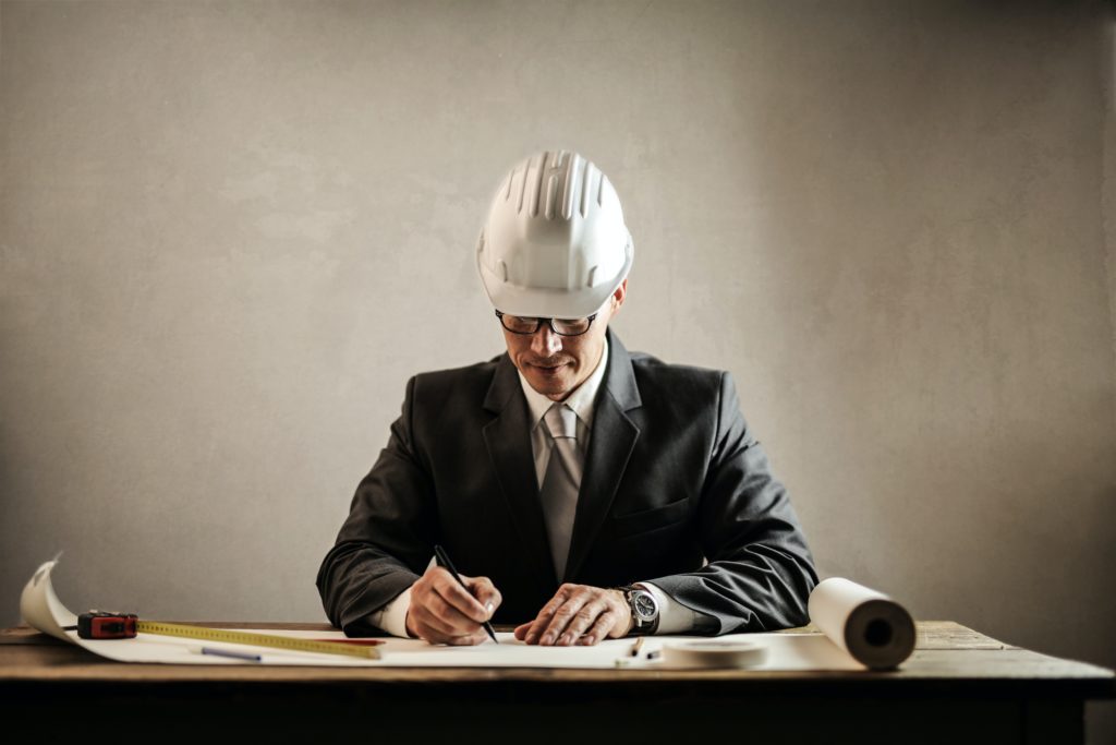 Facility managers using CMMS features for efficiency and asset optimization.